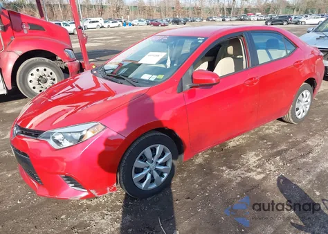 2015 Toyota Corolla Le z USA, uszkodzony, nr VIN 5YFBURHE9FP188145